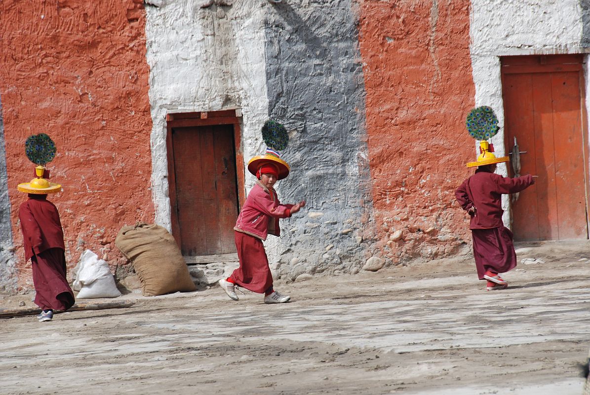 Mustang Lo Manthang 03 01 Chyodi Gompa Young Monks